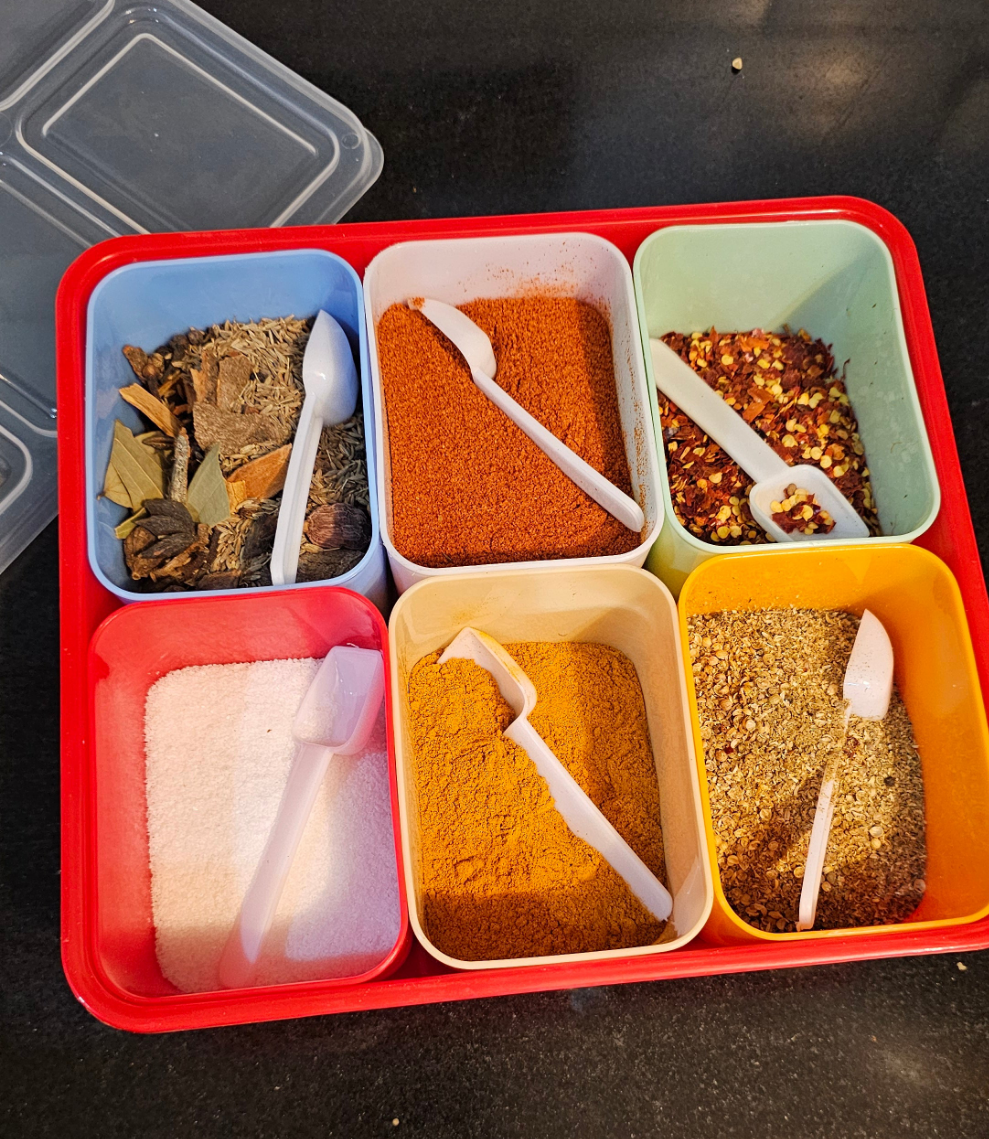 Spice Box with 6 boxes