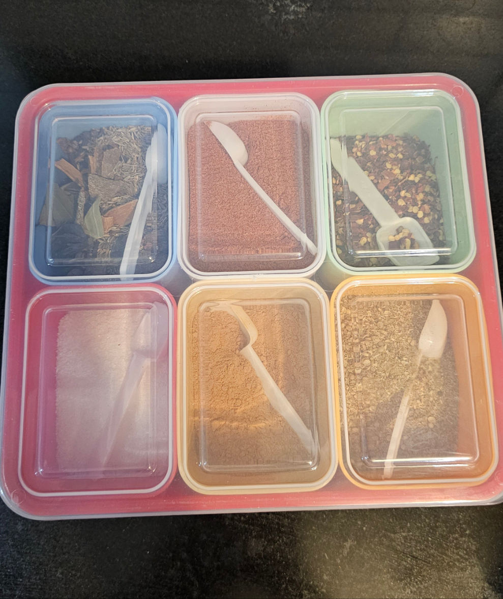 Spice Box with 6 boxes