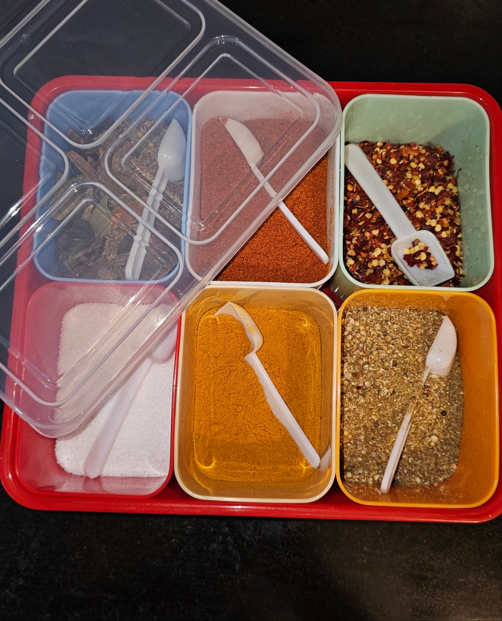 Spice Box with 6 boxes